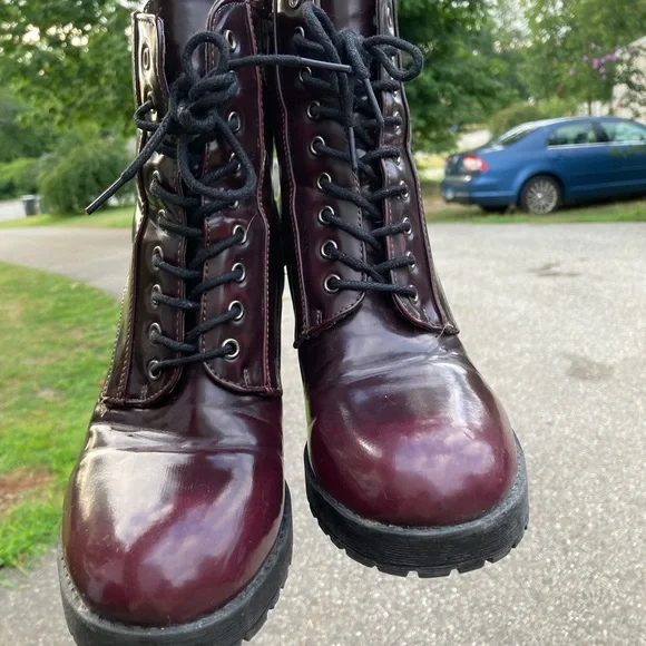 Pink & Pepper burgundy booties size 8 1/2 - Picture 2 of 3